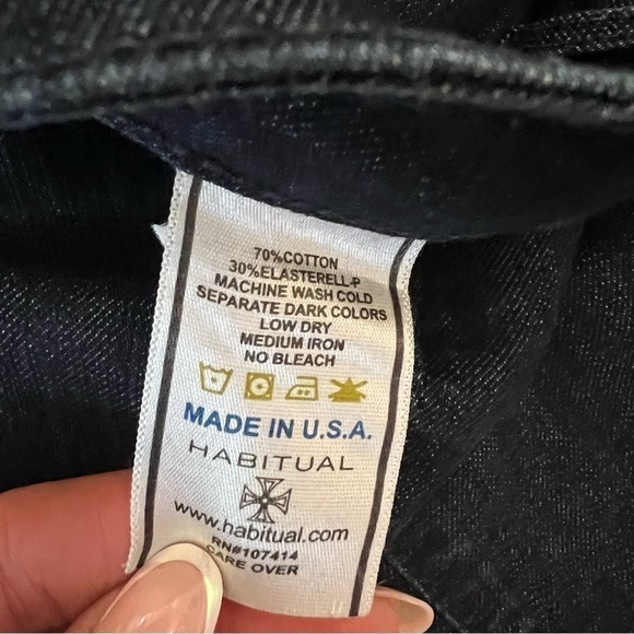 Habitual - Dark Blue Wash Mid Rise Skinny Jeans Size 27 EUC - Picture 9 of 9